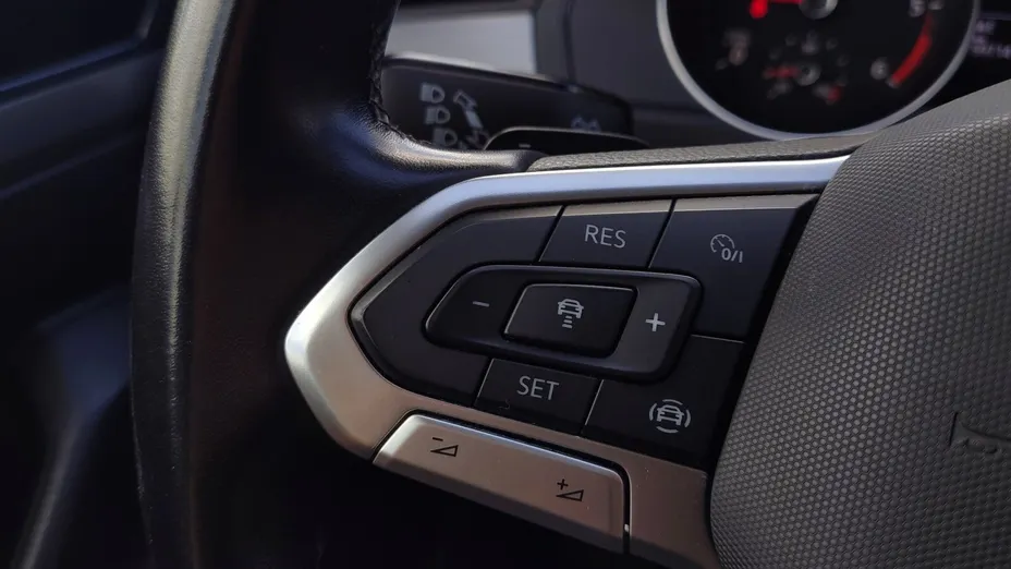 VOLKSWAGEN Passat -