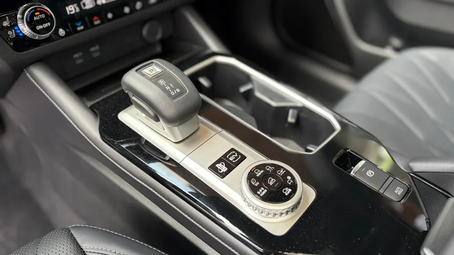 MITSUBISHI Outlander Outlander PHEV Black Edition