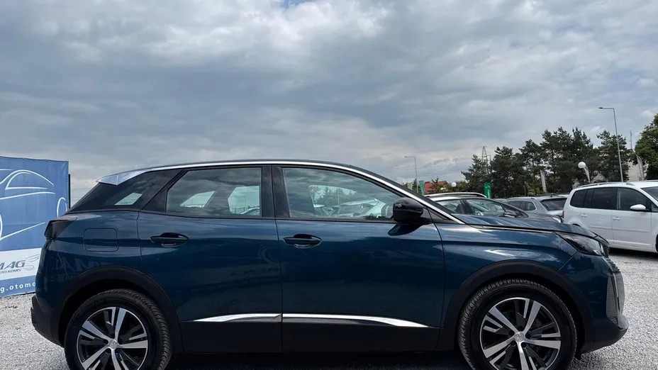 PEUGEOT 3008 -