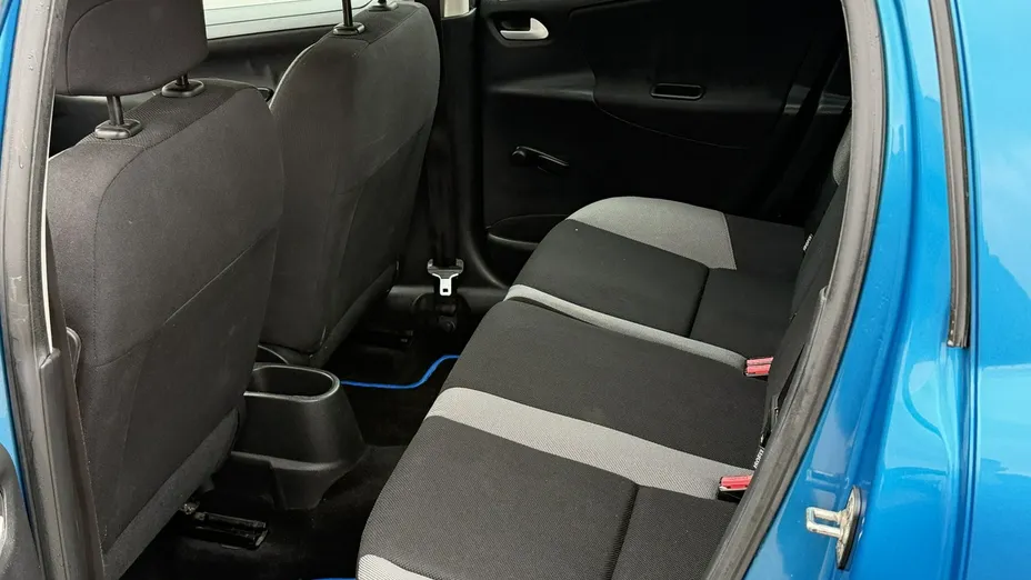 PEUGEOT 207 -