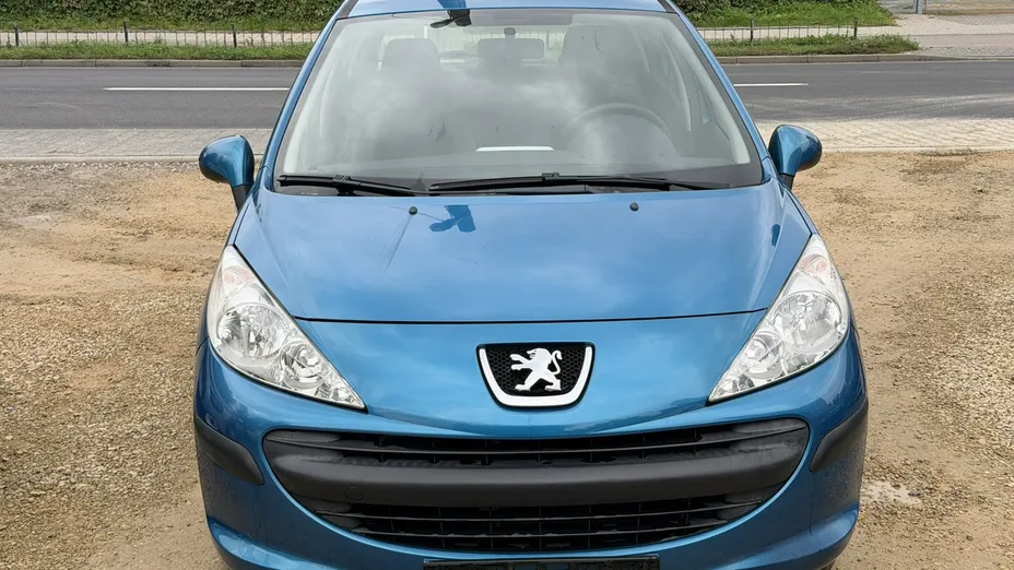 PEUGEOT 207 -