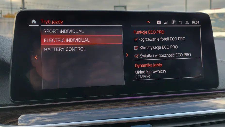 BMW Seria 5 530e xDrive Luxury Line aut