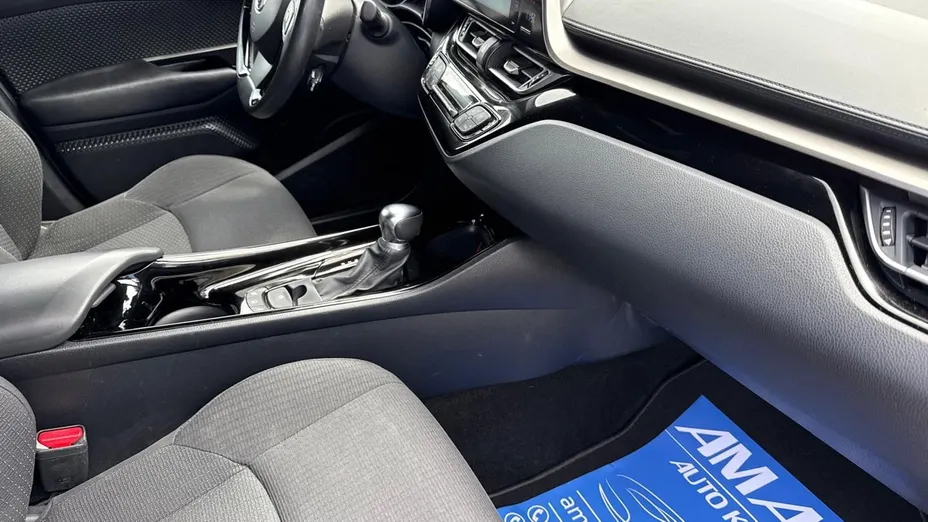 TOYOTA C-HR -