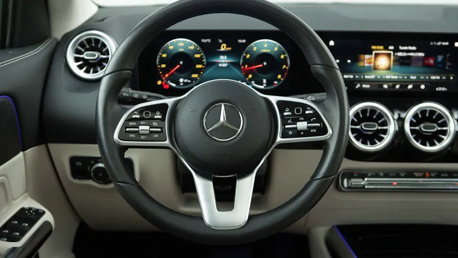 MERCEDES-BENZ GLA GLA 200 Progressive