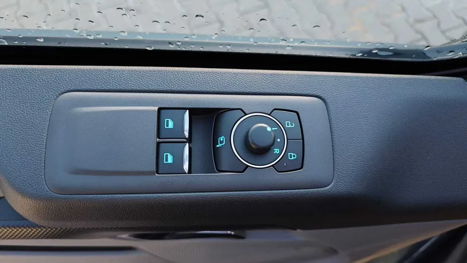 FORD Transit Custom Transit Custom Kombi 2.0 EcoBlue 320 L2H1 Limited M1 Nowy