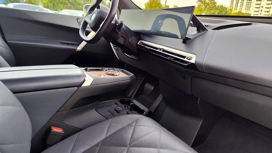 BMW iX iX xDrive40 76.6kWh Signature