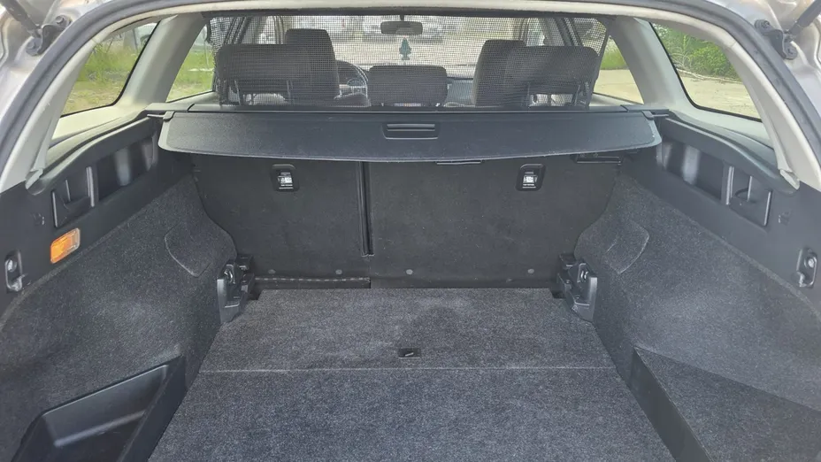 TOYOTA Auris -