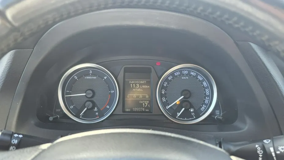 TOYOTA Auris -