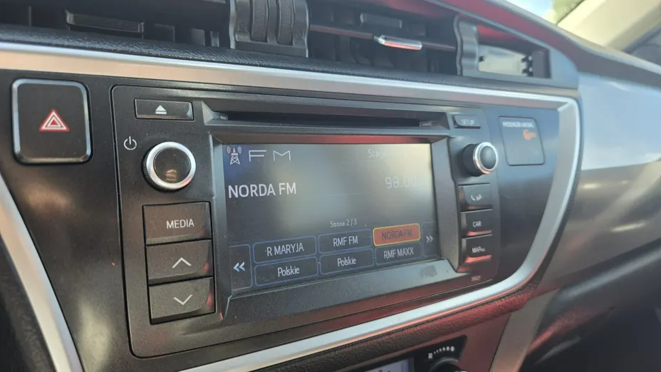 TOYOTA Auris -