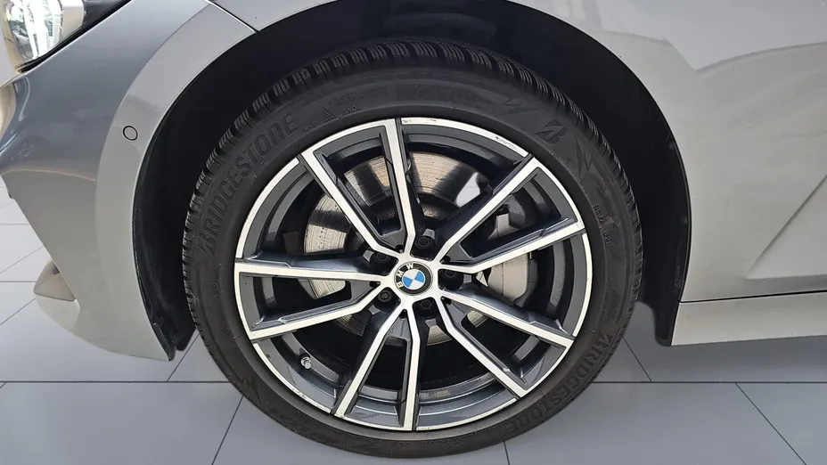 BMW Seria 3 330i xDrive aut