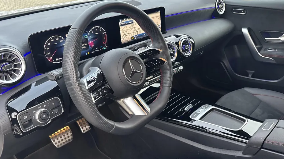 MERCEDES-BENZ A Klasa A 200 AMG Line 7G-DCT
