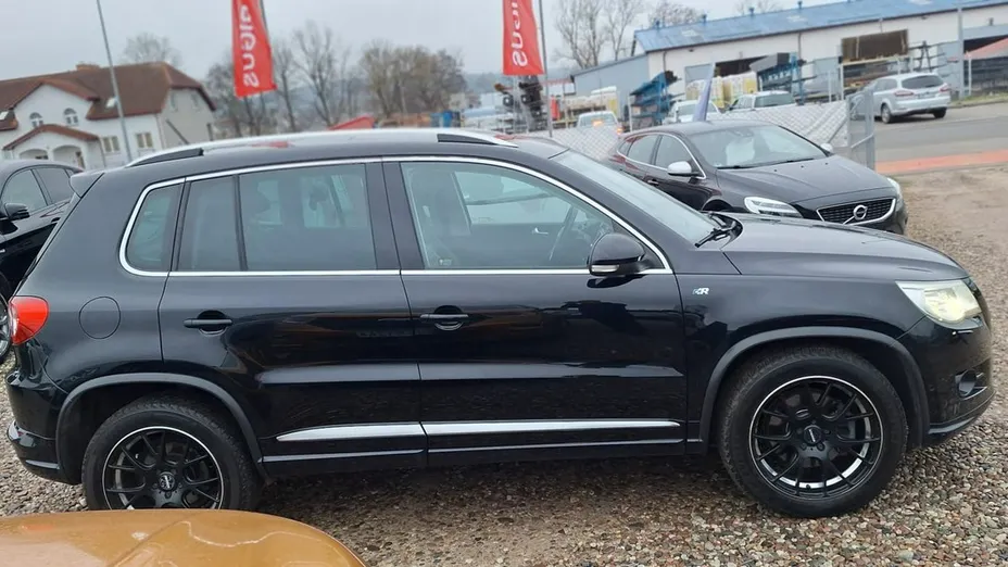 VOLKSWAGEN Tiguan -
