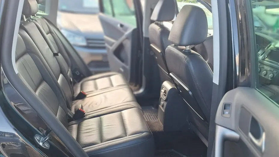 VOLKSWAGEN Tiguan -