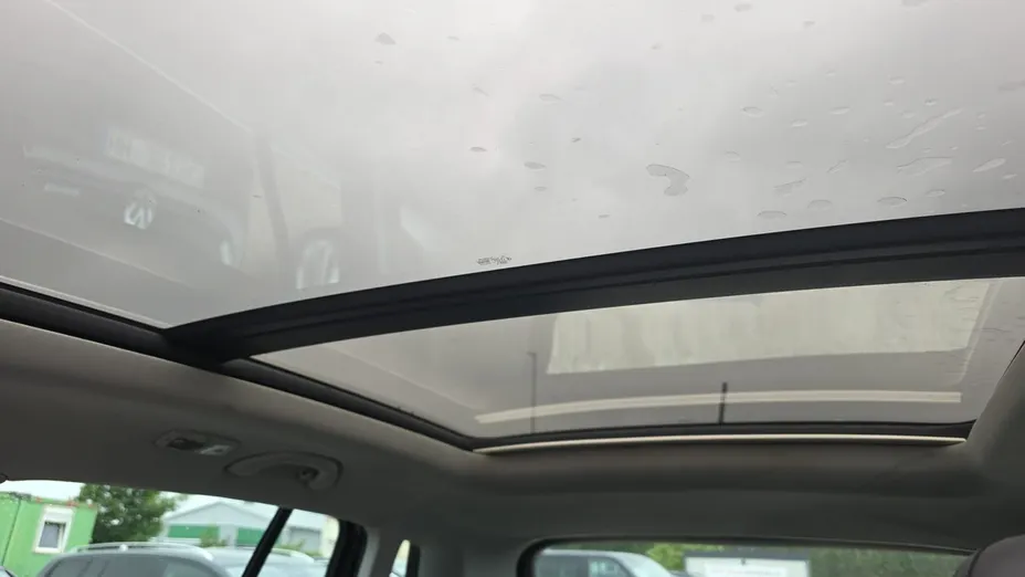 VOLKSWAGEN Tiguan -