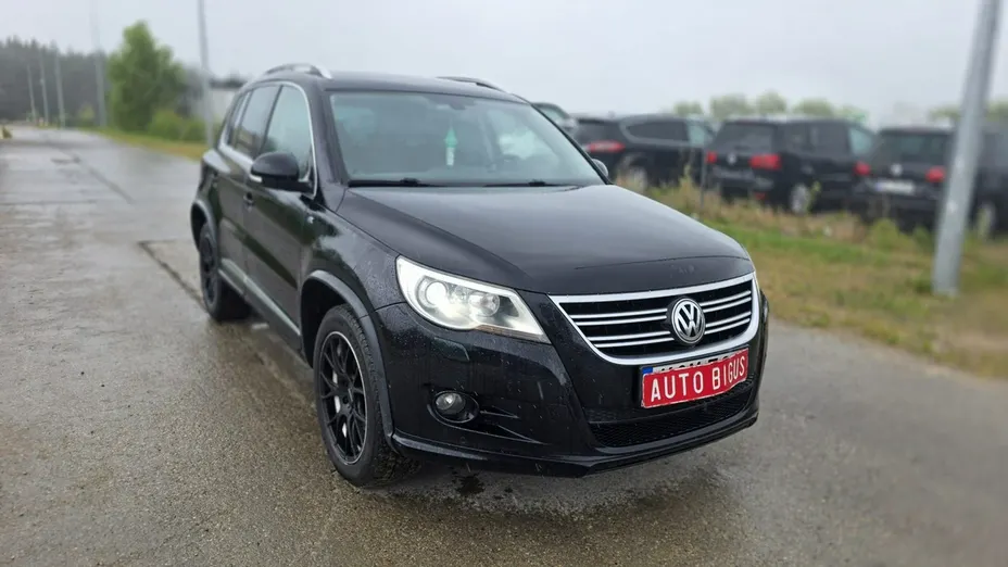 VOLKSWAGEN Tiguan -