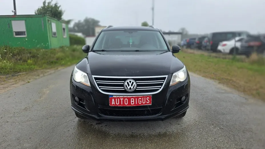 VOLKSWAGEN Tiguan -