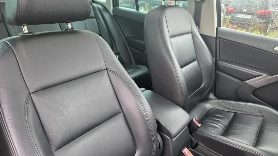 VOLKSWAGEN Tiguan -