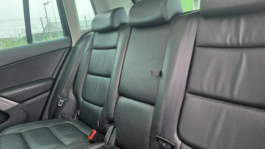 VOLKSWAGEN Tiguan -