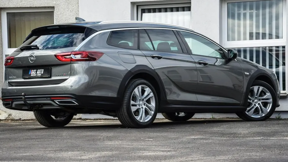 OPEL Insignia -