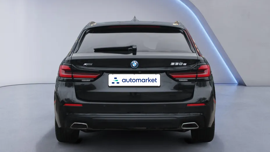 BMW Seria 5 530e xDrive Luxury Line aut