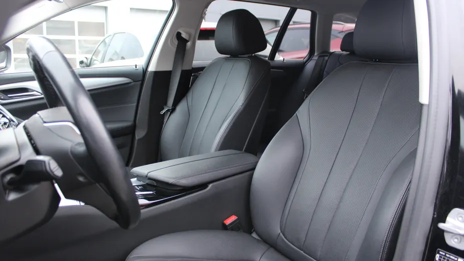 BMW Seria 5 530e xDrive Luxury Line aut