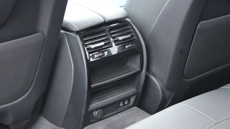 BMW Seria 5 530e xDrive Luxury Line aut