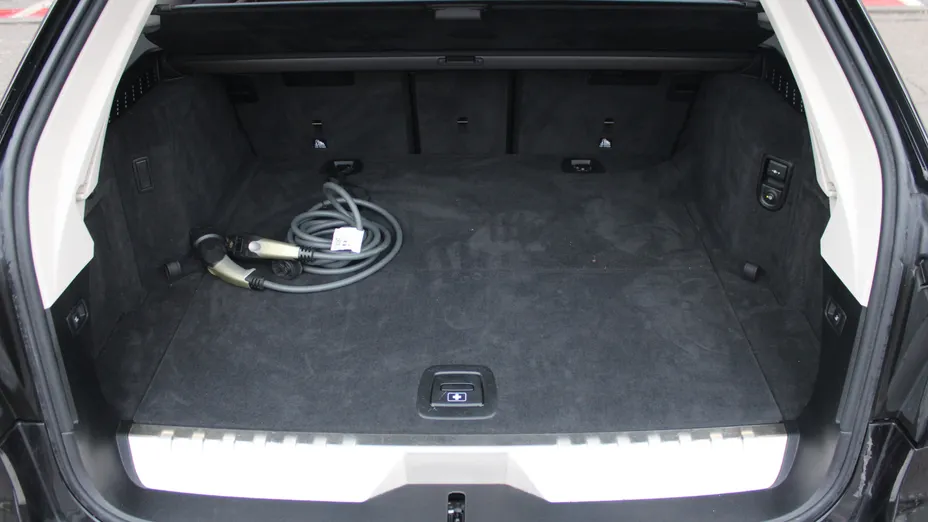 BMW Seria 5 530e xDrive Luxury Line aut