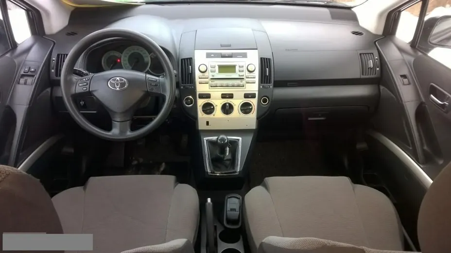 TOYOTA Corolla Verso -