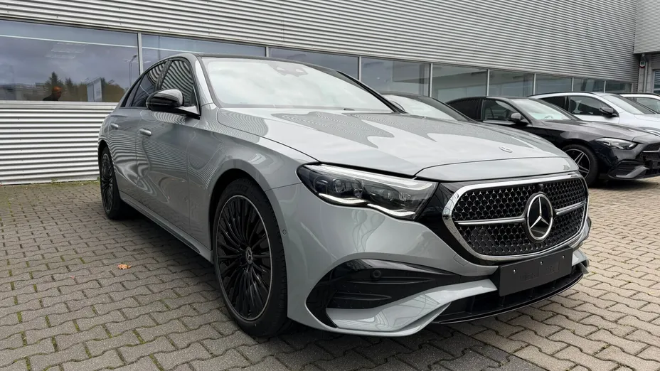 MERCEDES-BENZ E Klasa E 220 d mHEV 4-Matic AMG 9G-Tronic