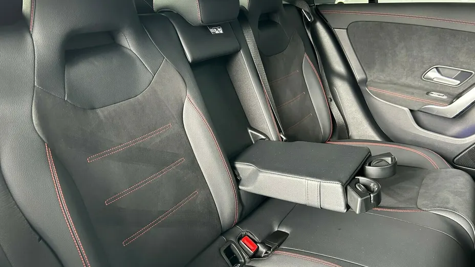 MERCEDES-BENZ CLA CLA 200 AMG Line 7G-DCT