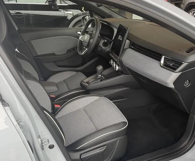 RENAULT Clio Clio 1.0 TCe Techno Xtronic Nowy