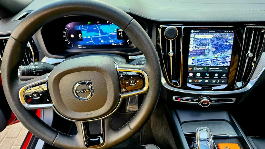 VOLVO S60 S60 B5 B AWD Ultimate Dark aut