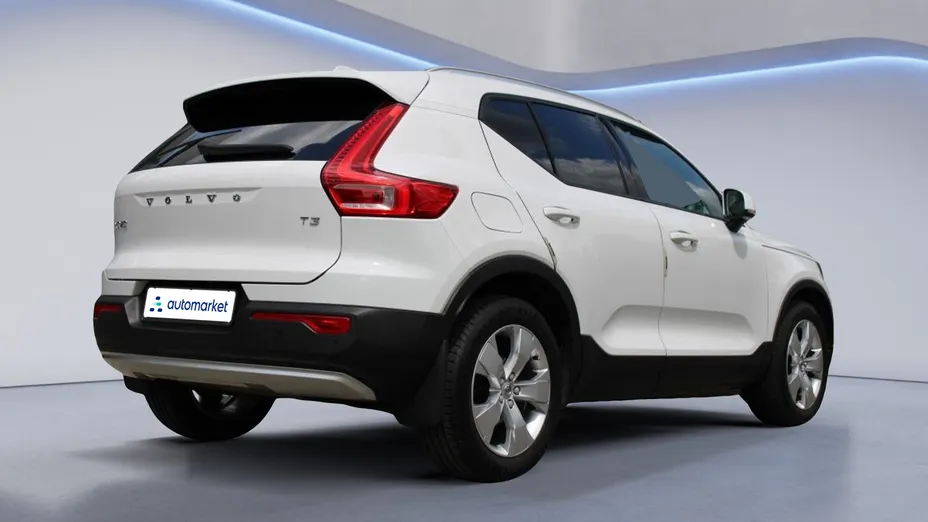 VOLVO XC40 XC40 T3 Momentum