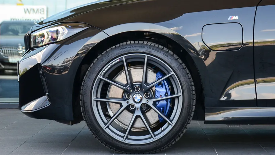 BMW Seria 3 330e xDrive M Sport sport-aut