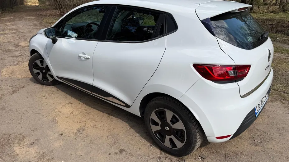 RENAULT Clio -