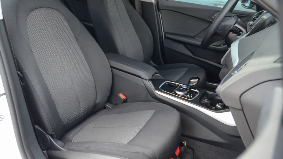 BMW Seria 1 118i Advantage aut