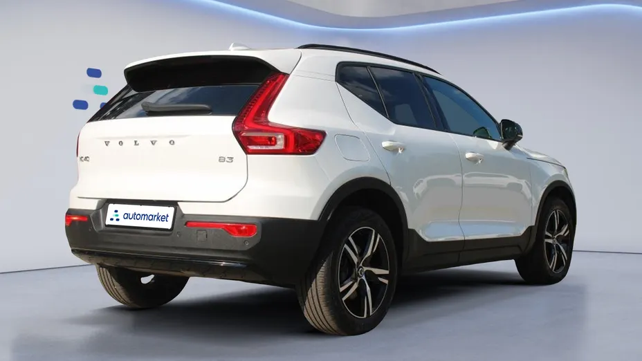 VOLVO XC40 XC40 B3 Plus Dark aut