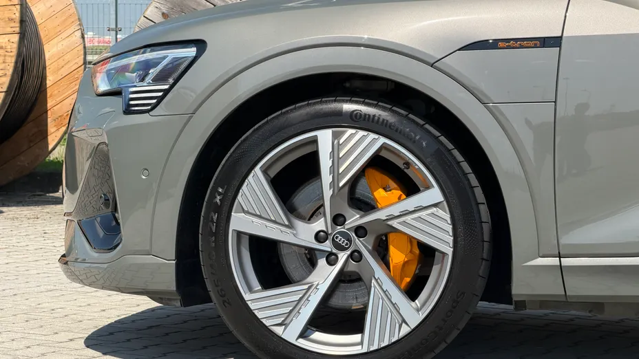 AUDI e-tron Sportback -