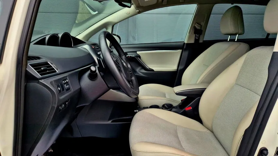 TOYOTA Verso Verso 1.8 Prestige 7os EU6