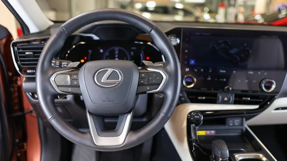 LEXUS NX NX 450h+ Omotenashi AWD