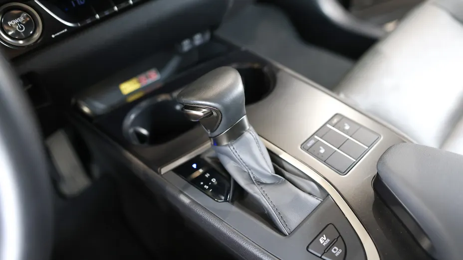 LEXUS UX UX 250h GPF Business 2WD