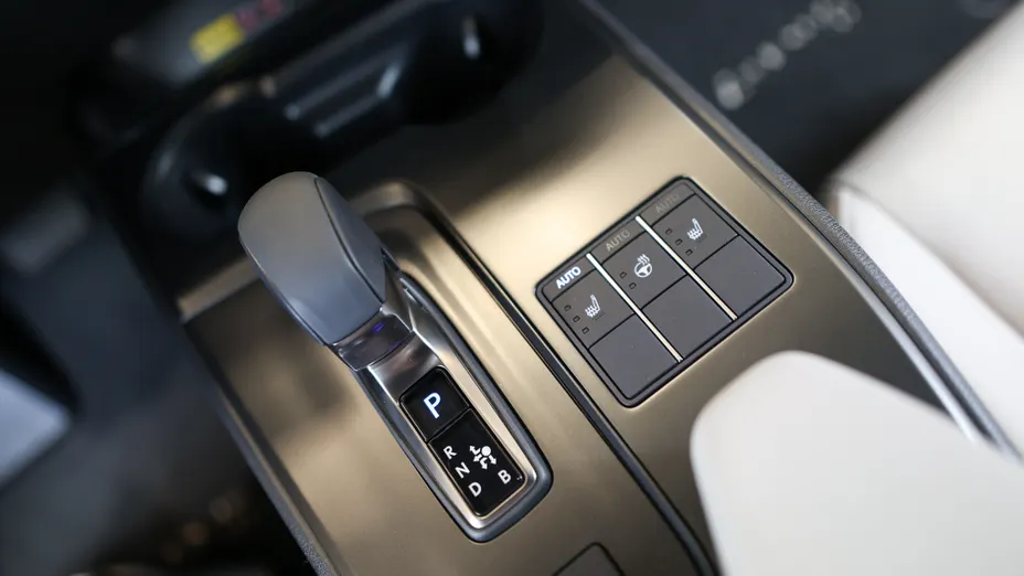 LEXUS UX UX 300h F Sport Design