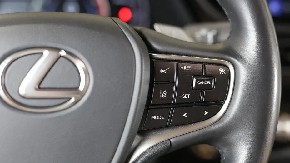 LEXUS ES ES 300h F Sport Design