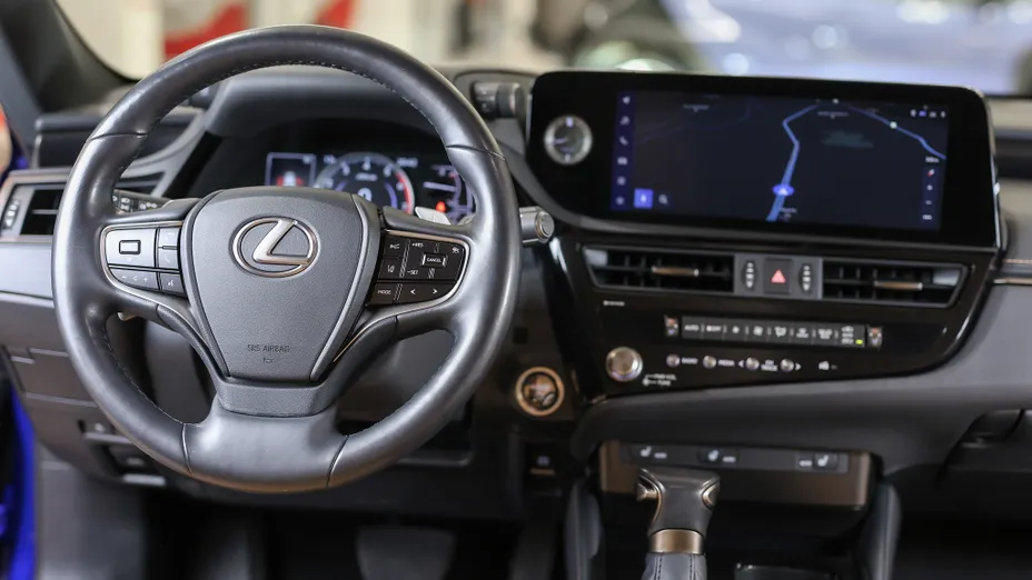 LEXUS ES ES 300h F Sport Design
