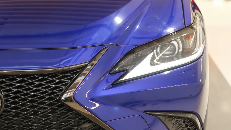 LEXUS ES ES 300h F Sport Design