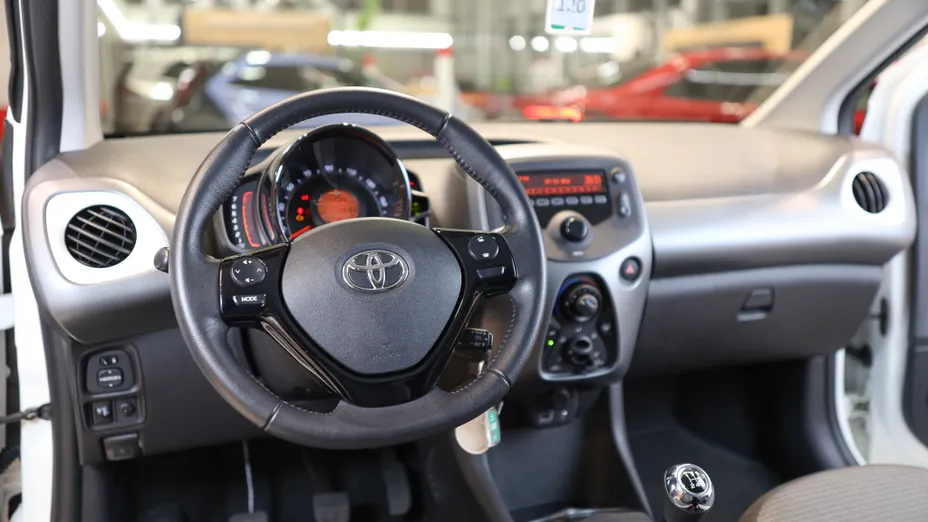 TOYOTA Aygo Aygo 1.0 VVT-i X-play