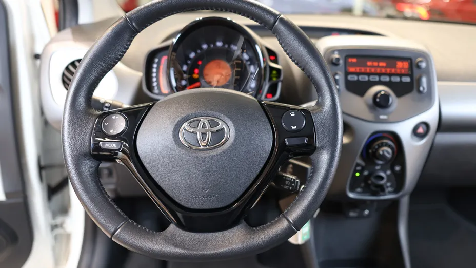 TOYOTA Aygo Aygo 1.0 VVT-i X-play