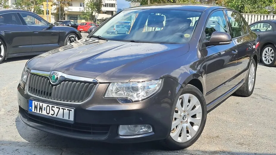 SKODA Superb -
