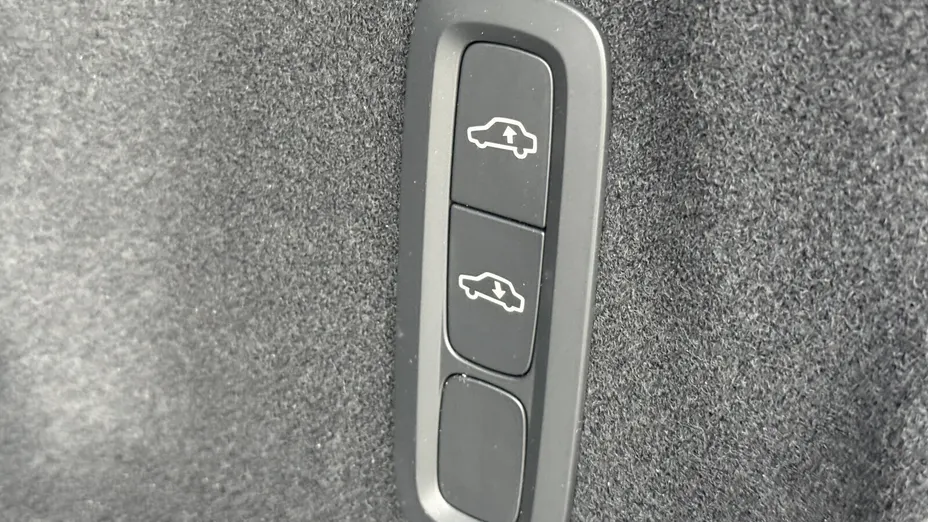 VOLVO XC60 XC60 T6 Plug-In Hybrid AWD Ultra Bright aut