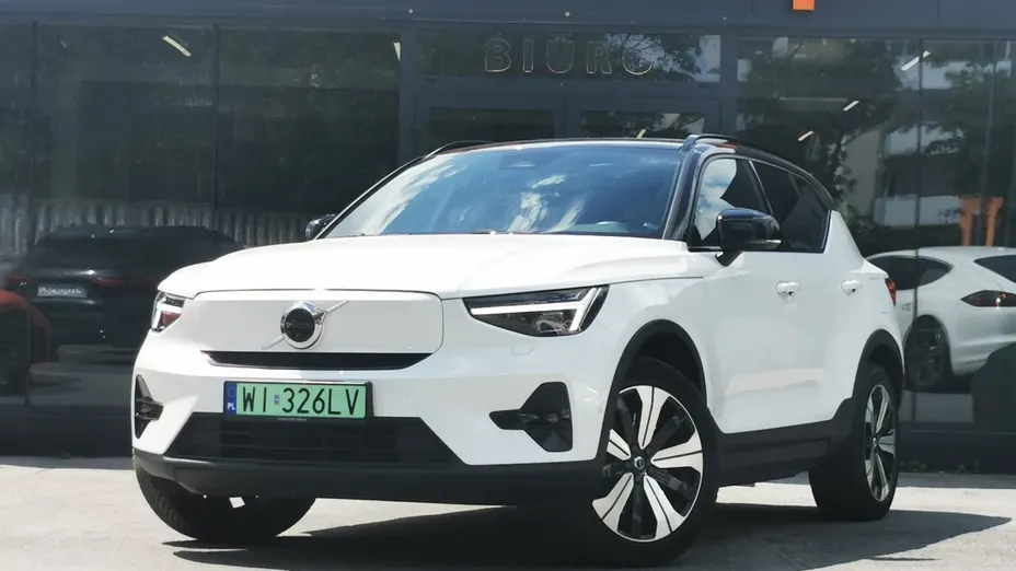VOLVO XC40 -